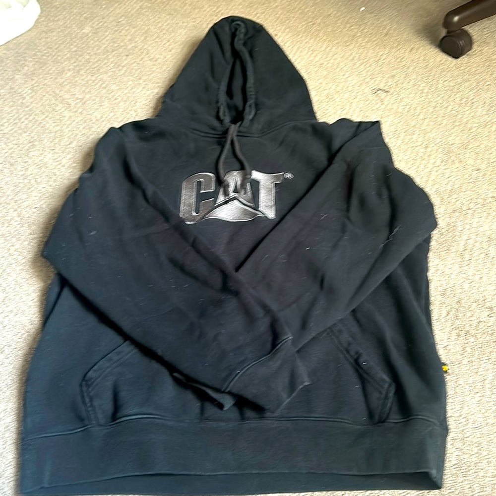 Large Cat Sweater no stains in great condition